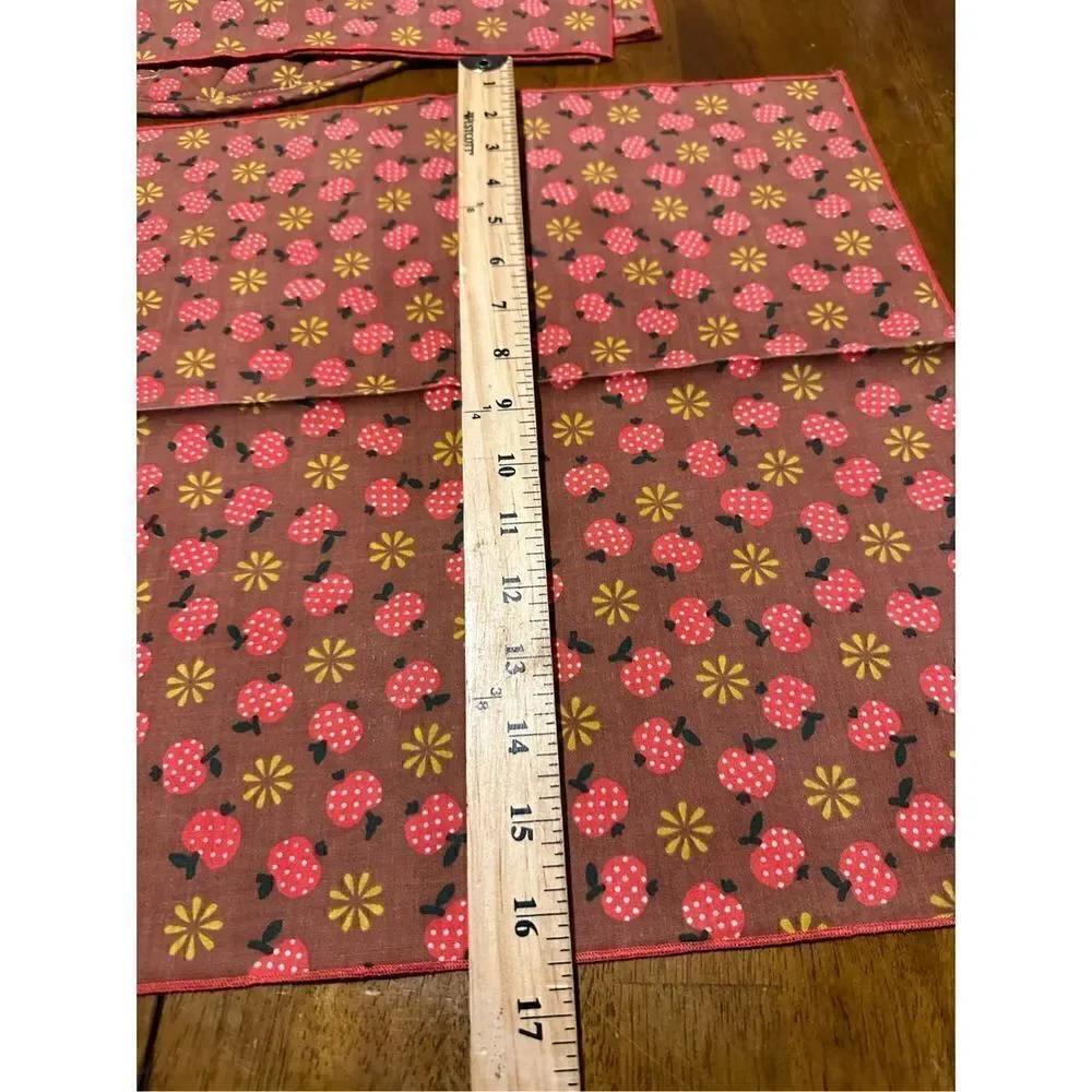 Vintage Set of 4 Oval Cotton Apple Pattern Placemats & Napkins Boho Table Decor